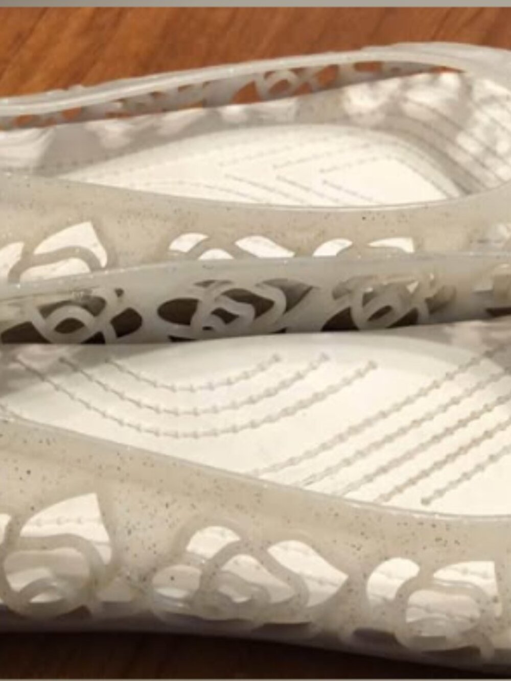 Crocs White Cut Out Glitter Size 7 - Picture 2 of 3